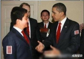 『武汉』“五道杠”总队长黄艺博大学毕业了！当年酷似领导的他如今怎样了