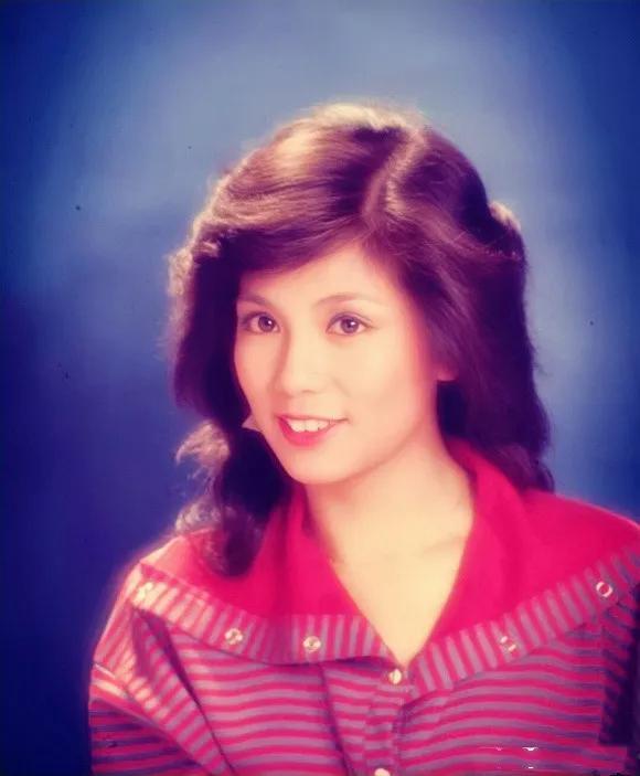 「翁美玲」翁美玲逝世35周年，罕见美照曝光，生前为情所困去世后跟母亲合葬