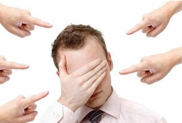 「」职场技巧:工作中遇到这3种情况,不用顾及情面,学会有力的反击