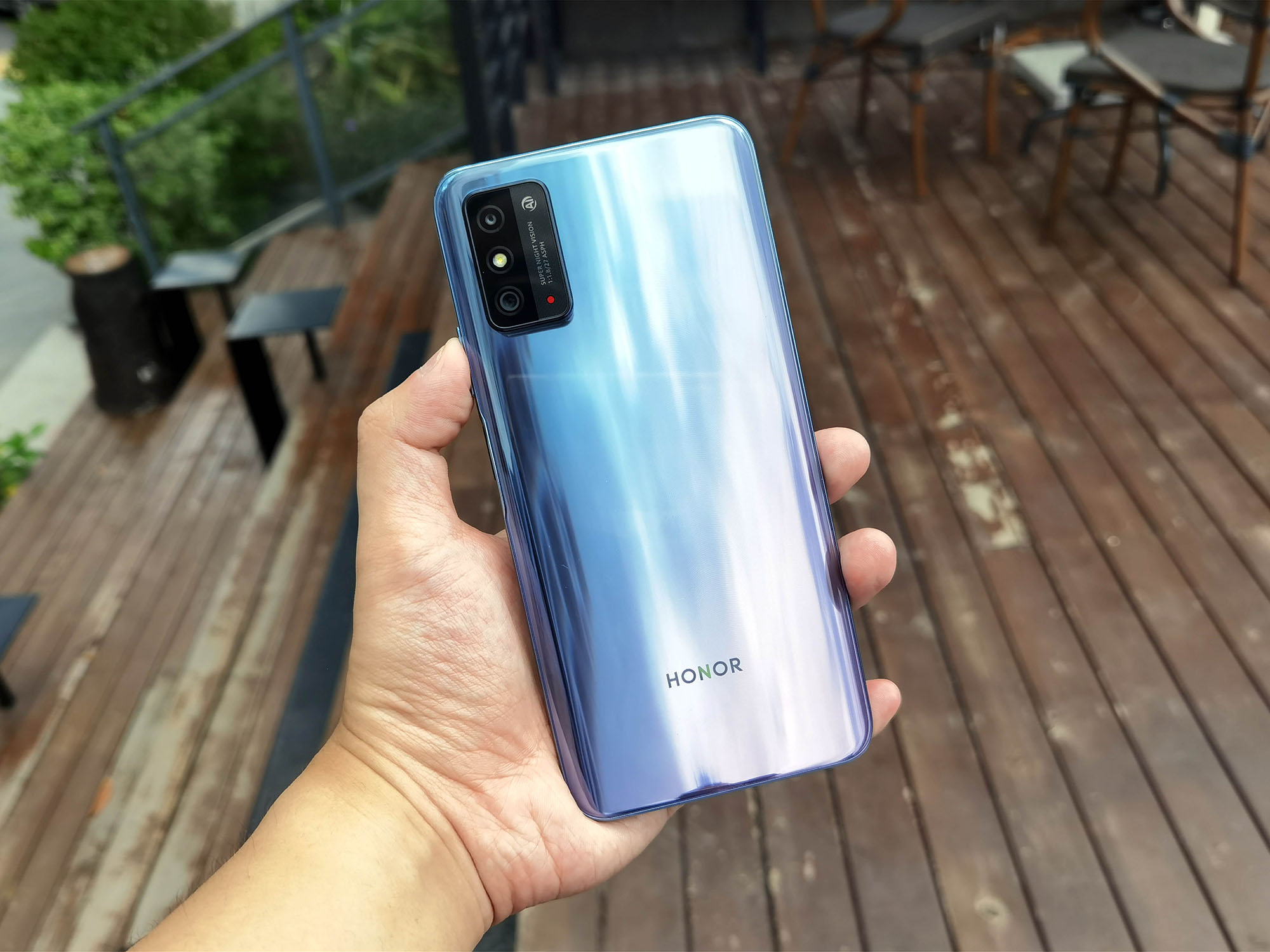 电池|5100mAH大电池、144HZ AMOLED屏幕,降至1999如今却处境尴尬