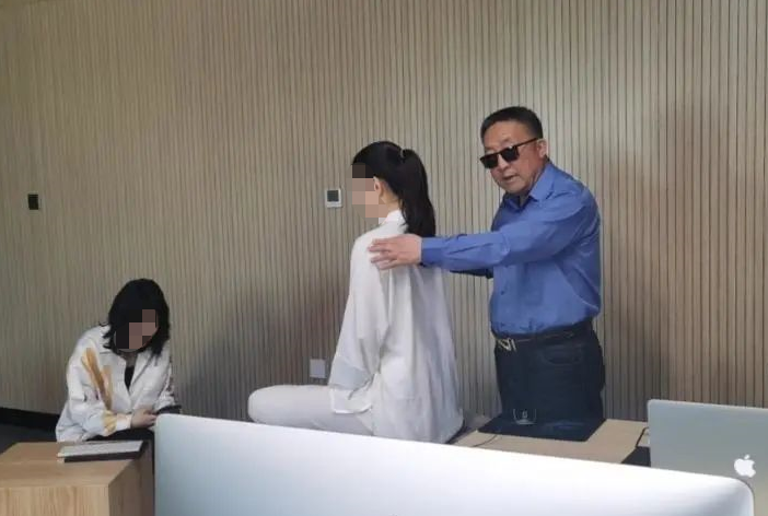 浙样的生活|涉嫌致大学生死亡的“气功大师”被批捕！16名官员被问责