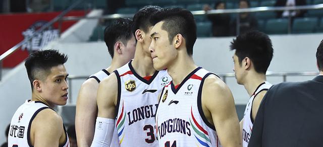 郭士强|郭士强正式上任！球队一夜签两人，CBA又一豪强出现，辽宁后悔了