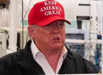 『奥斯卡』特朗普白眼圈是因为美黑喷雾,私下坚持自己化妆? ? 奥斯卡影后模仿精髓