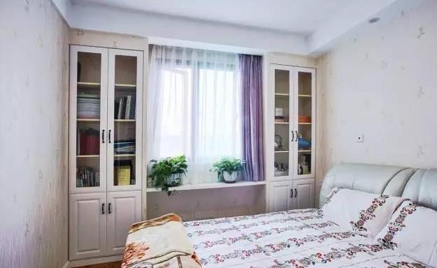 |她家装修并不豪华，但进门被迷住，全屋简单大方，回家照着装