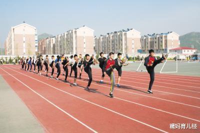 轰炸机|2020年征兵进行中，这几类人参军更有优势，尤其是大学生值得选择