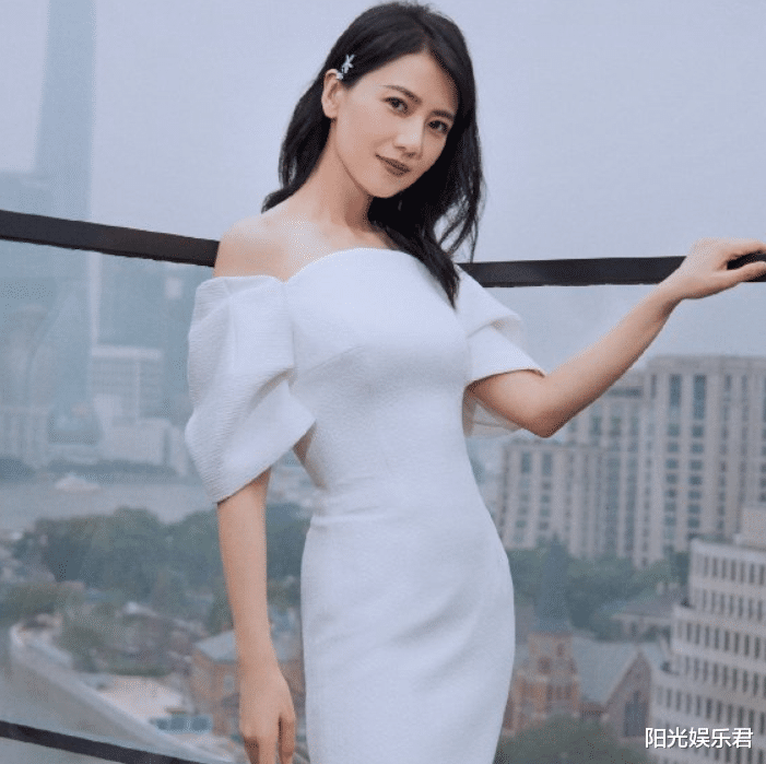 高圆圆|高圆圆活动生图被曝光,脱离了十级美颜后,相信她有41岁了