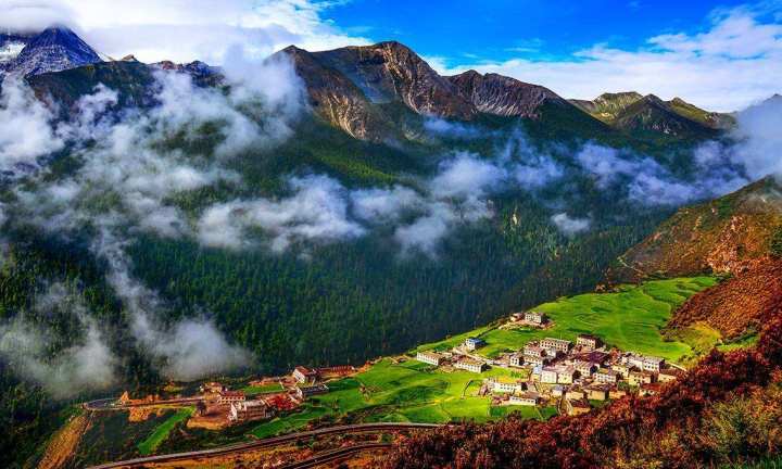 【新疆维吾尔自治区】国内最美的9条自驾线路，每一条都美得动人心魄！