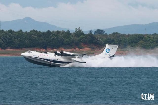 俄军|鲲龙海上首飞同日,俄展出最新水上飞机,性能优良,连美国都订购