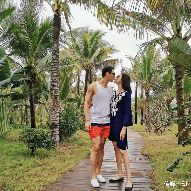 张梓琳|张梓琳：23岁戴上世姐王冠，29岁嫁高富帅，女儿也有双大长腿