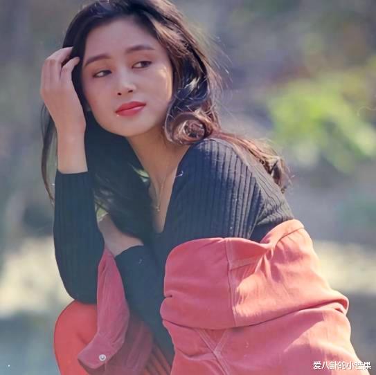 【陈红】51岁陈红成普通老年人了，素颜近照老年斑爬满脸部，这就是不保养的下场！