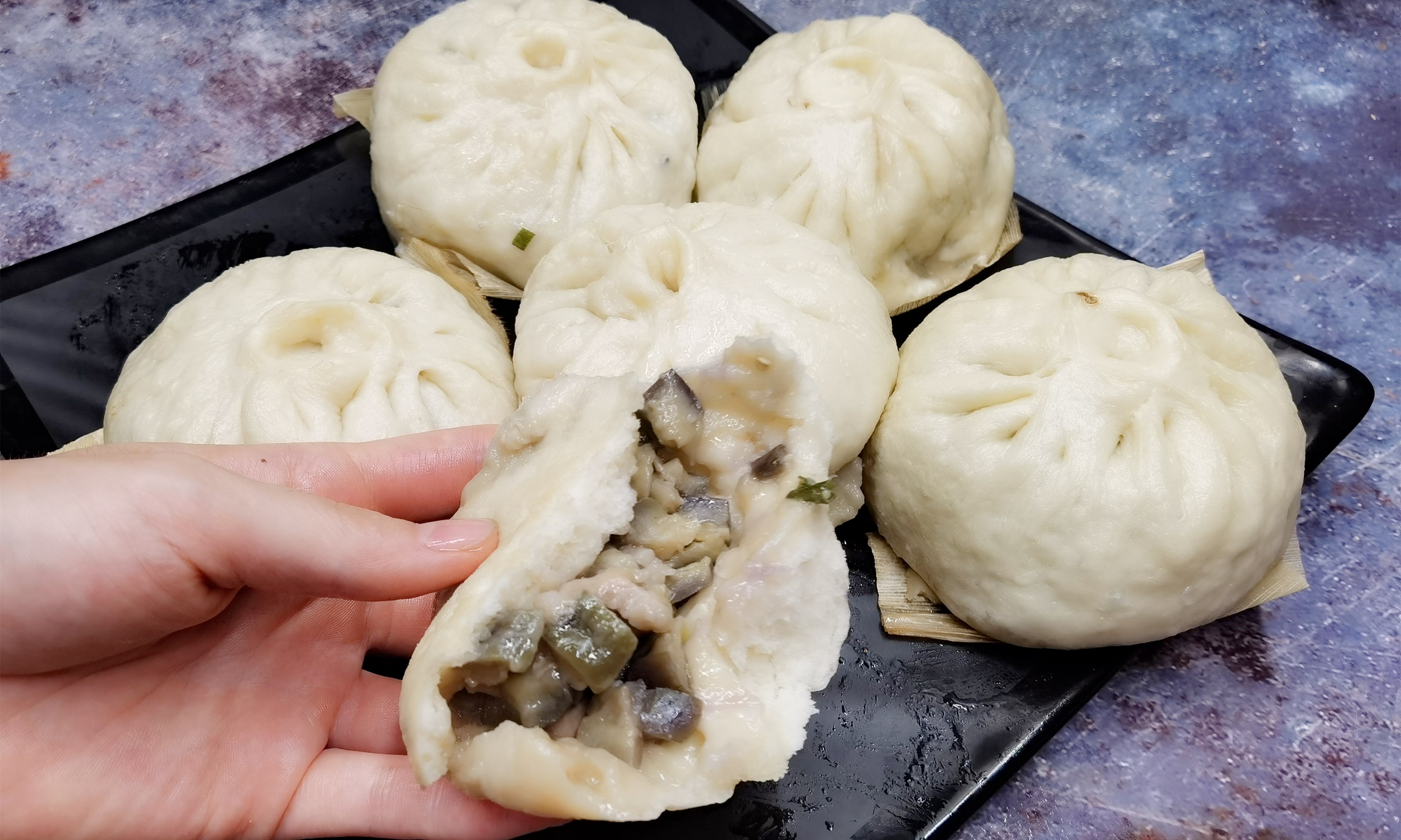 茄子|入秋后，遇见此菜别手软，一次买10斤，女性要多吃，蒸包子吃真香