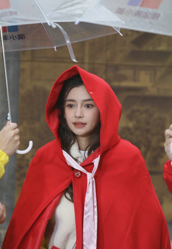 Angelababy|《跑男》最新路透，baby的造型简直美翻了！仿佛再见“岳绮罗”