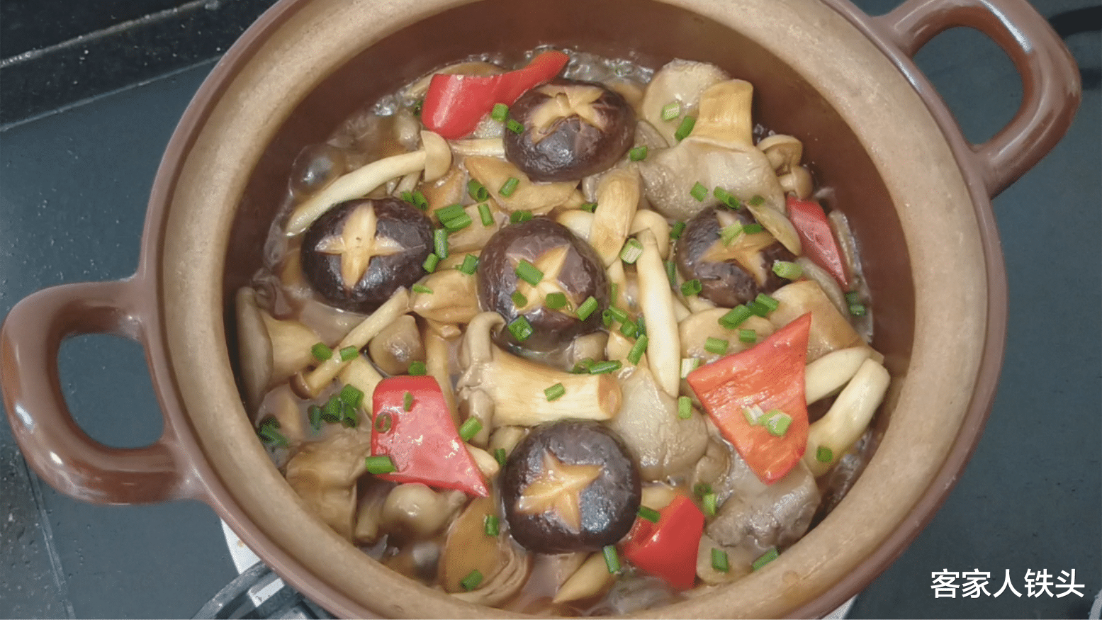 素菜|一锅适合天冷吃的素菜煲，做法简单，鲜滑爽口味道好跟吃肉一样香