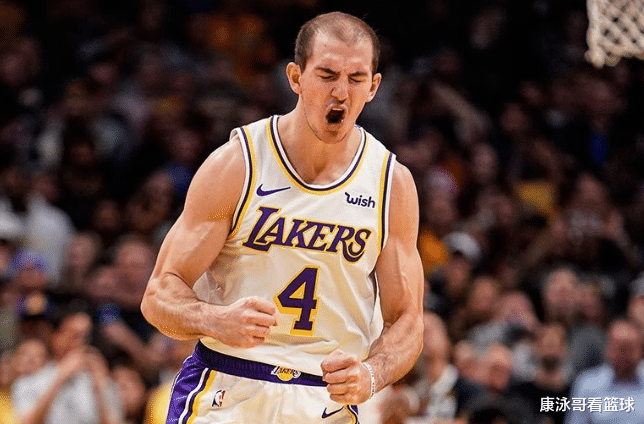 湖人队|砍27+13+10！湖人一老一少两奇兵疯狂爆发，还有人敢瞧不起他吗？