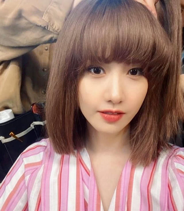 『发型』林允儿终于对“bobo头”下手了，这发型真不是一般人能hold得住啊！