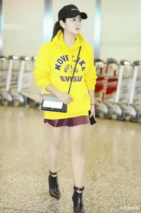 何洁|何洁瘦身成功堪比“整容”，看清她生图下的真实腿型，这谁能相信？