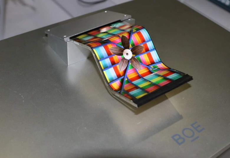 OLED|制造屏幕的核心部件，几乎海外被垄断，中国巨头造出第一条生产线