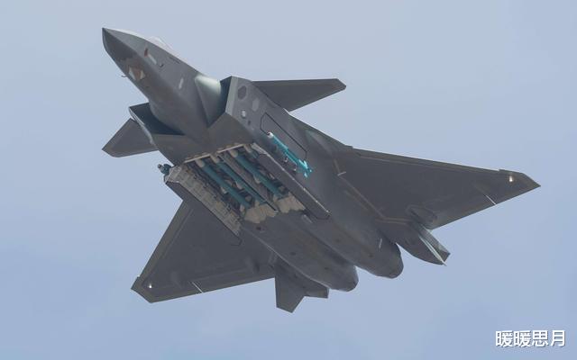『歼-20』总师对外公布，歼20升级版即将横空出世，系列化发展远超想象
