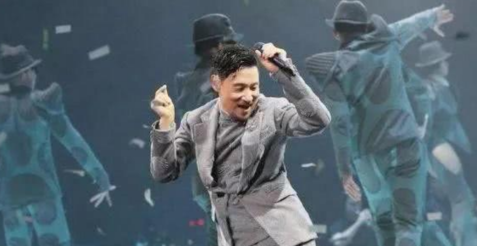 演唱会：以为自己很红，跑到鸟巢开演唱会，结果演唱会结束欠下千万债务