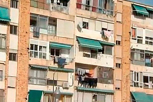 睹图|疫情期9旬老夫妻数周没有外出，警方进屋发现两人尸体已腐烂