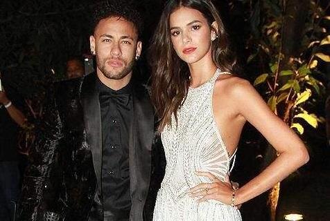 内马尔|邀请150个模特网红举办派对，内马尔需要支付她们多少钱？