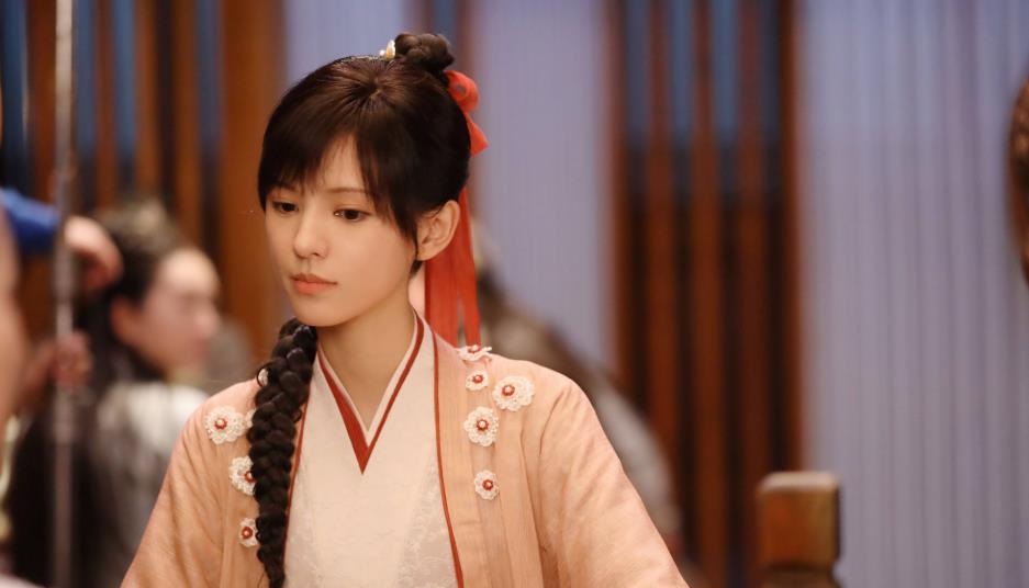 张予曦|《琉璃美人煞》正在热播，张予曦成毅新剧《梦醒长安》发布定妆照