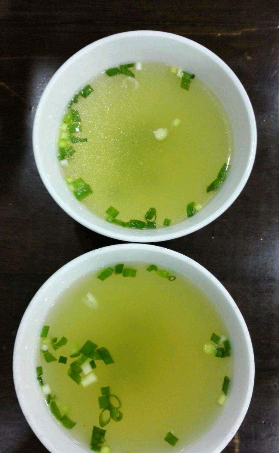 馄饨@小馄饨汤里的秘密，加一样什么调味料，让小馄饨千里飘香汤鲜味美