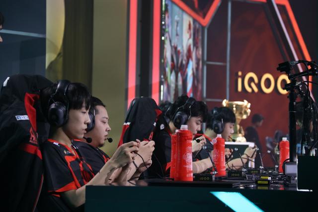 ag战队|AG复仇失败，世冠遭遇开门黑，BO3赛程不适应，想晋级仍需努力