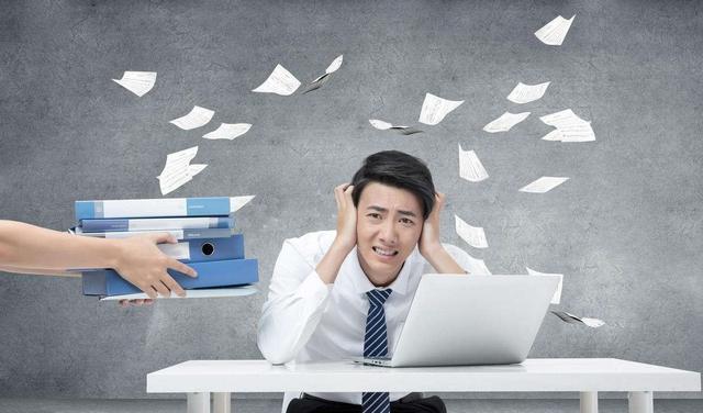 95后|我,95后,入职第一天被要求换水3次,一句话让老员工愣住了