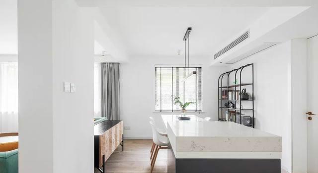 @135㎡婚房,4居改3居,交互式客餐厅,果然越简单越耐看