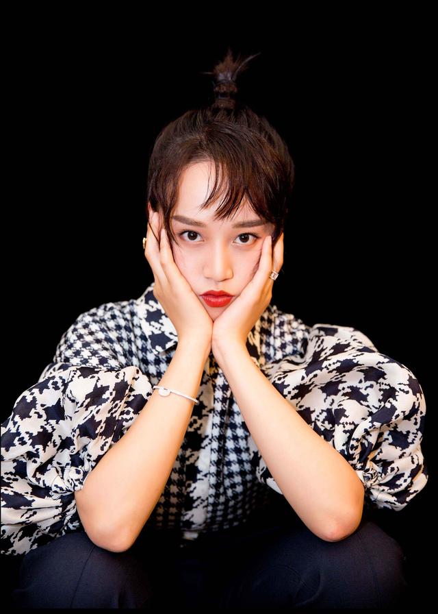 蓝盈莹▲《浪姐》四公演出才精彩，曝蓝盈莹伊能静吵最凶，硬要去宁静组