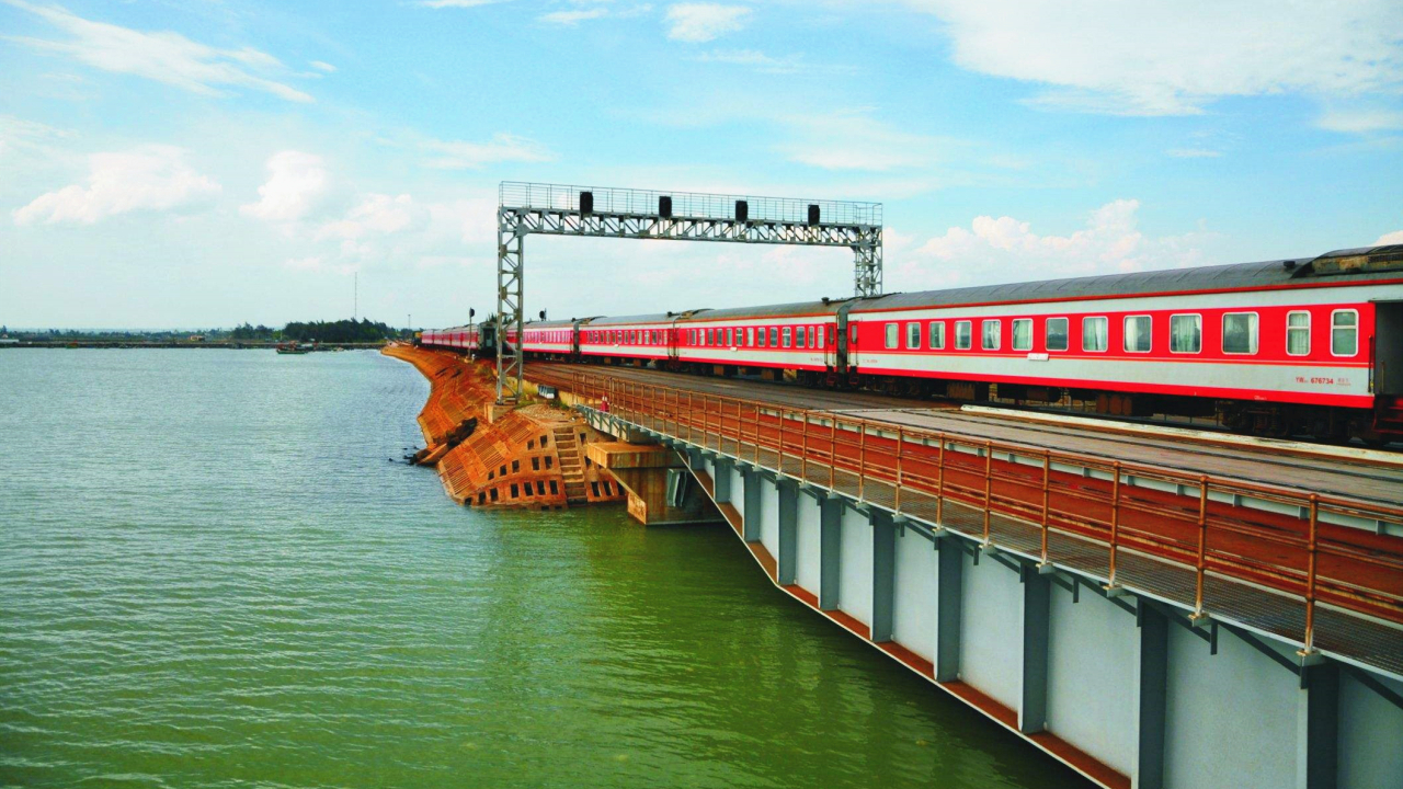 :10万重装士兵跨过海峡要多久?中国这次演练,让西方国家看明白