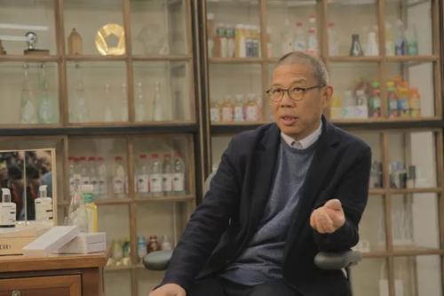 马化腾|中国新首富诞生！不是马云，不是马化腾，竟是一个卖水的？