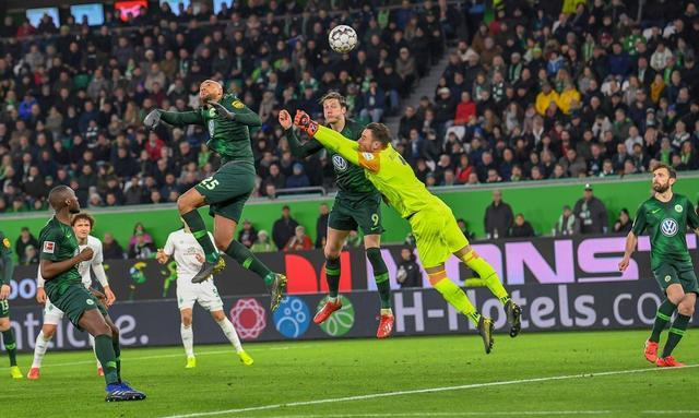 德甲@1比0！德甲垫底队逆境爆发！3轮狂追7分，少赛一场保级希望大增