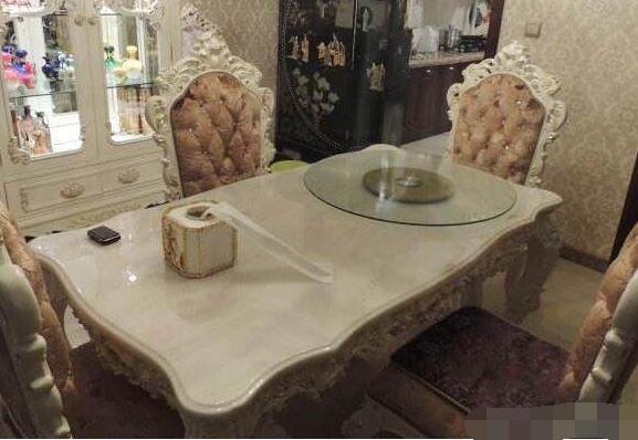 【】家里饭桌摆放不能犯“这些”禁忌，否则霉运连连，快避开