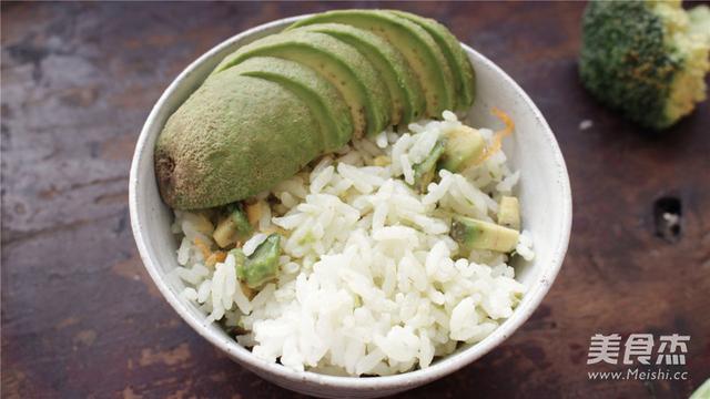 牛油果|我的瘦身晚餐,吃了一个星期,竟瘦了3斤,简单省事,你也试试