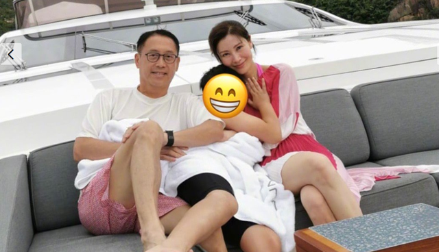 李嘉欣|李嘉欣全家近照曝光，儿子发育速度惊人，母子曾因过分亲密惹热议