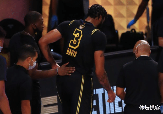 湖人队|2-3！湖人揪出3大罪人！颁奖舞台被撤掉，詹皇表态：G6结束系列赛
