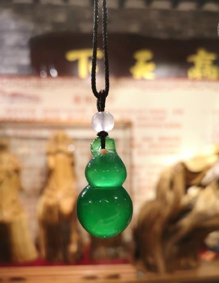 翡翠|传说中的神级翡翠一一龙石种翡翠