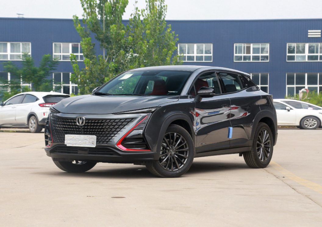 长安汽车|左边是BEIJING-X7，右边是长安UNI-T，谁才是最美SUV？