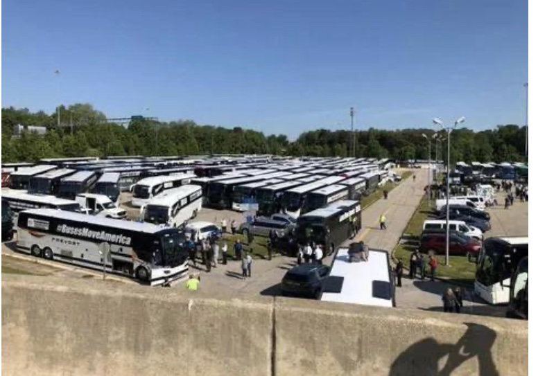 美国▲坏消息！截至5月15日18时，美国内乱疫情双双爆发，特朗普想哭也晚了