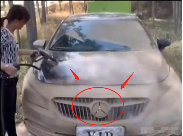 别克|60万“奔驰”去洗车，洗完变20万别克，洗车工开始怀疑人生