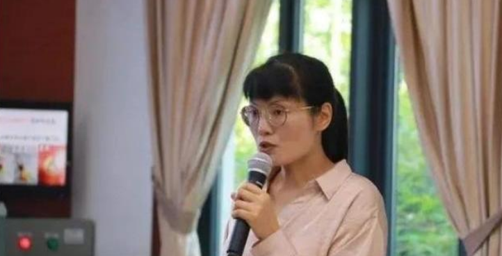 「深圳市」全国特级教师熊芳芳辞职，当教师到底有多难？其原因让人唏嘘