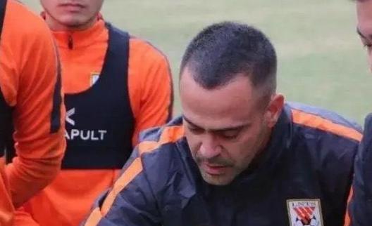 山东鲁能:不满!山东鲁能教练炮轰李霄鹏:一条短信就把自己炒了