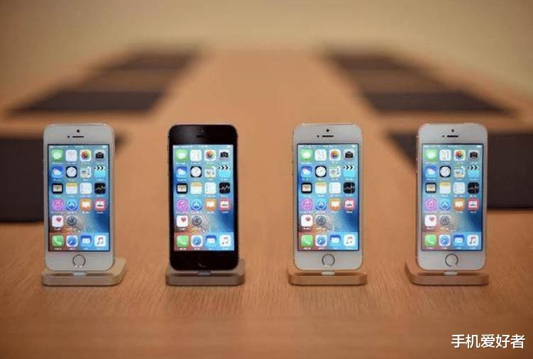 iPhone SE■库克无奈，新款iPhoneSE再降500元，供不应求，延迟两个星期发货