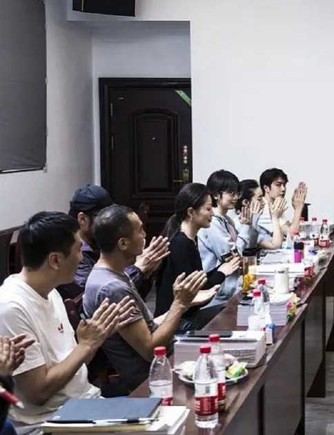 「王一博」王一博：陈宇，已就位！一身警服英气逼人，警匪片的心愿终于要实现了！