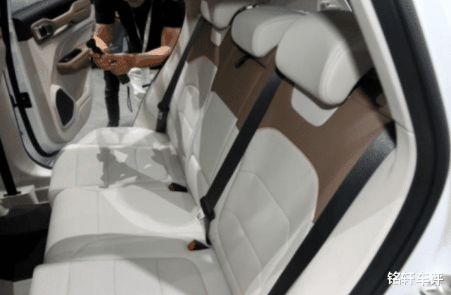 「吉利汽车」看了吉利这“豪车”，皓影还香吗？不到12万，却有50万档次感
