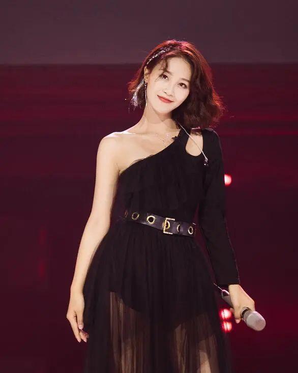 #沈梦辰#看了《乘风破浪》，我发现了沈梦辰混得不如吴昕的原因……