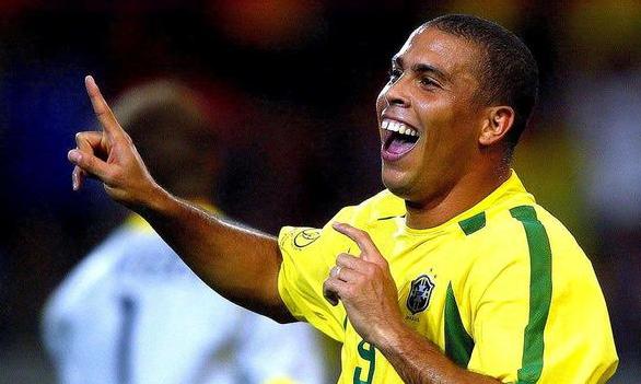 「罗纳尔多」罗纳尔多的经典动作太厉害了，为何到现在没有了，因为动作太难