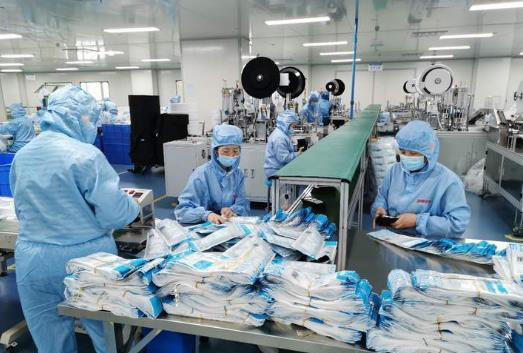 美国@又一国求援中国，接收到物资援助后，转头将1400万只口罩出口美国